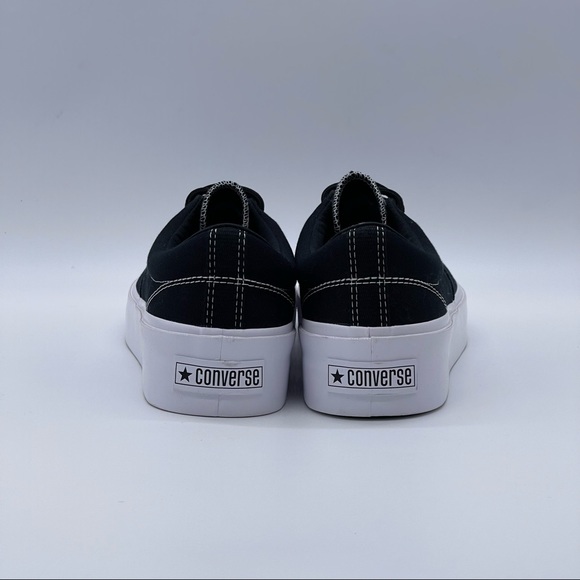 Converse Sneakers. - Picture 6 of 12